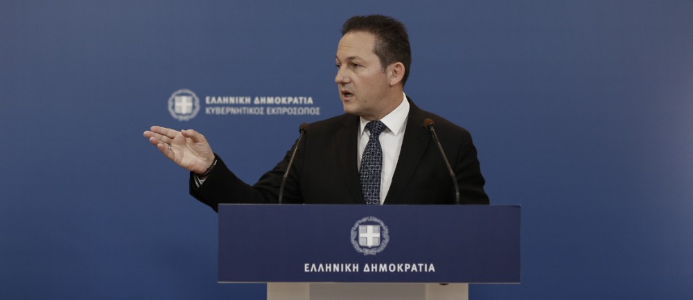 Πέτσας: Ο Τσίπρας προκαλεί τη Δημοκρατία και το Κράτος Δικαίου