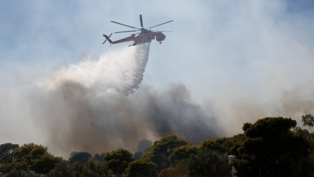 Υπό μερικό έλεγχο η πυρκαγιά στο Άγιο Όρος