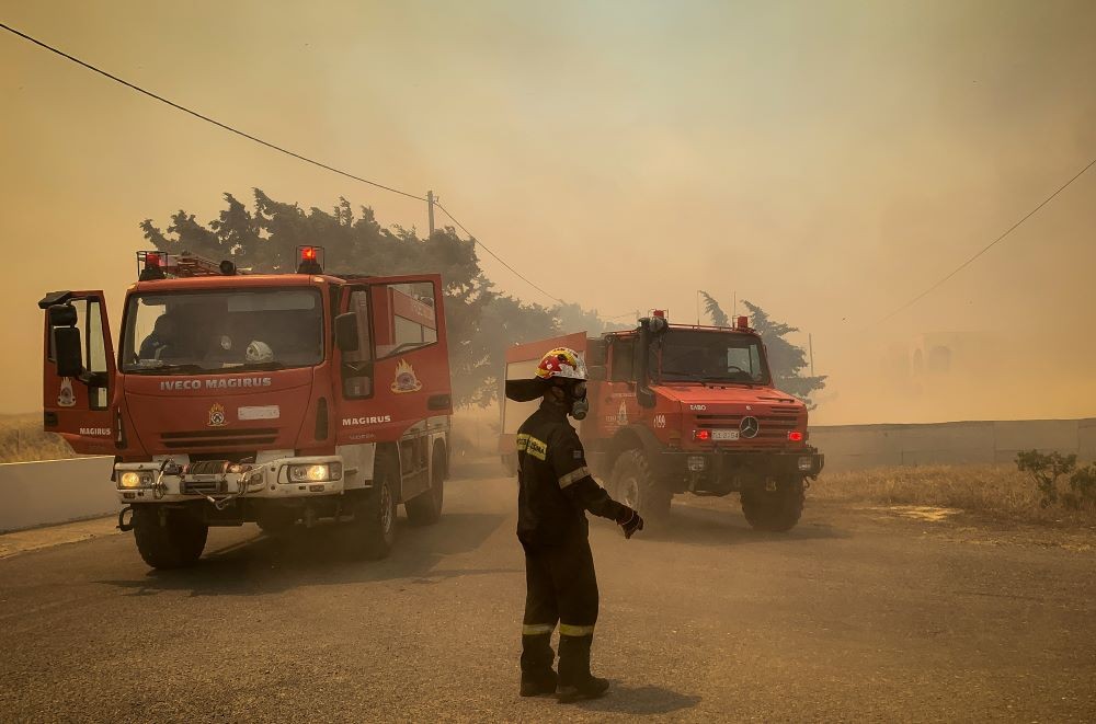 Φωτιά στην Κάρυστο: η επιτομή της αθλιότητας